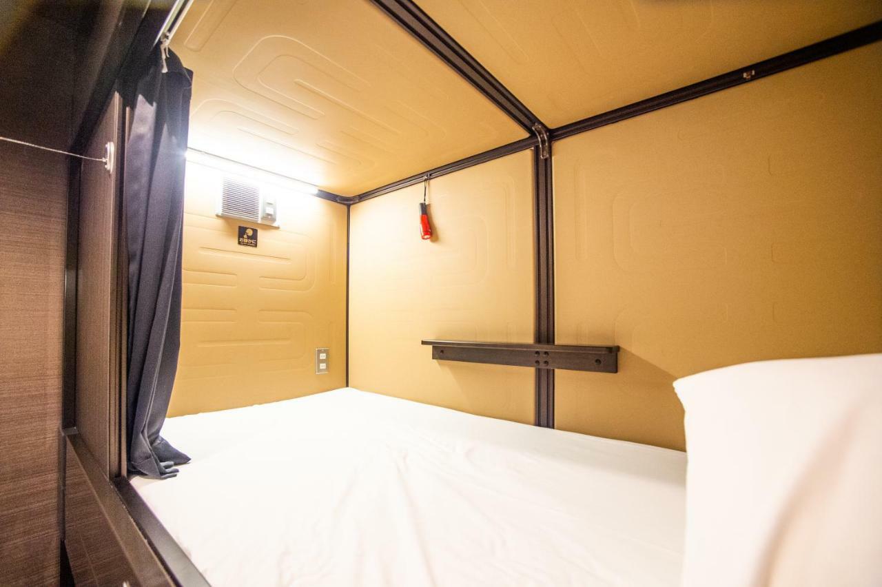 Capsule Hotel Hakodate Buitenkant foto
